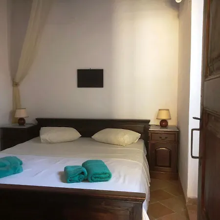 Aparthotel Machi's House Historic In Village With Private Parking 3*