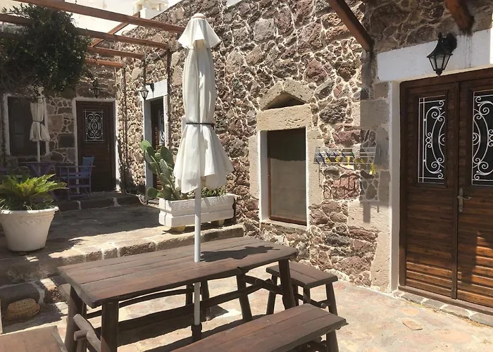 Machi's House Historic In Village With Private Parking Apart Otel Plaka (Milos)