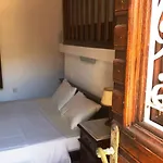 Machi's House Historic In Village With Private Parking Lägenhetshotell Plaka (Milos)