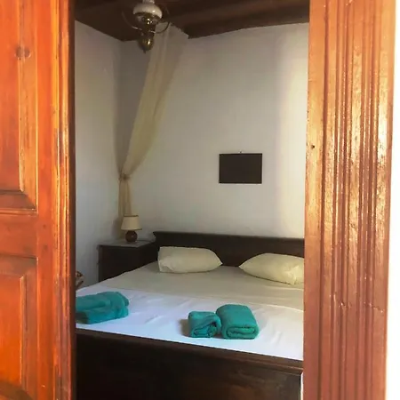 Machi's House Aparthotel Plaka (Milos)